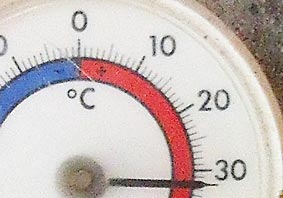Schon 32 Grad  auf demThermometer