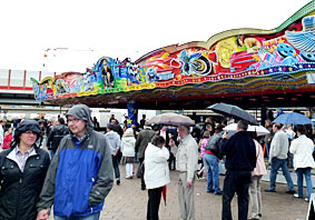Kirmes im Regen